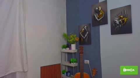 Snapshot of viper_rr chatting on 10/19/25, 04:07 viper_rr online show from 10/19/25, 04:07