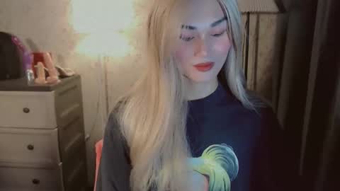 Snapshot of virgenpearl chatting on 11/10/25, 01:26 Pearl online show from 11/10/25, 01:26