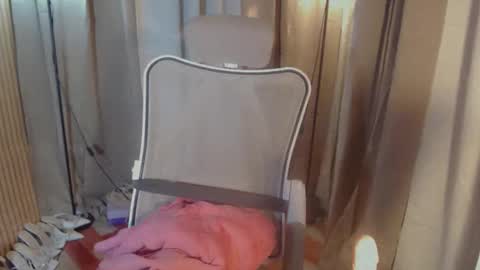 Snapshot of virgenpearl chatting on 11/12/25, 02:06 Pearl online show from 11/12/25, 02:06