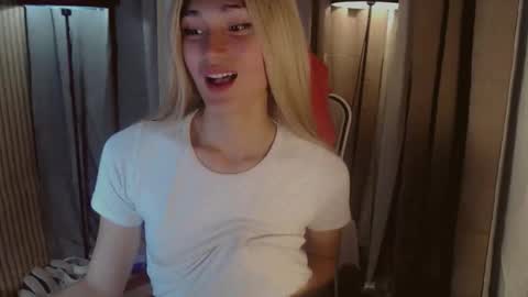 Snapshot of virgenpearl chatting on 11/14/25, 03:22 Pearl online show from 11/14/25, 03:22