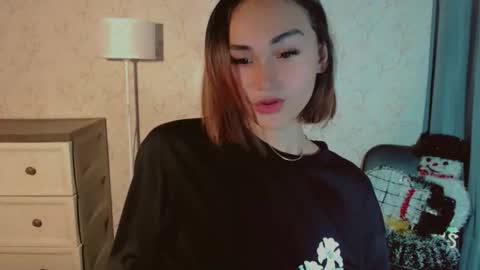 Snapshot of virgenpearl chatting on 12/16/25, 02:49 Pearl online show from 12/16/25, 02:49