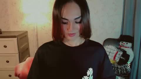 Snapshot of virgenpearl chatting on 12/16/25, 04:12 Pearl online show from 12/16/25, 04:12