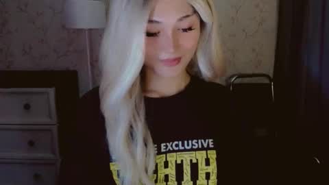 Pearl online show from 03/18/26, 02:58