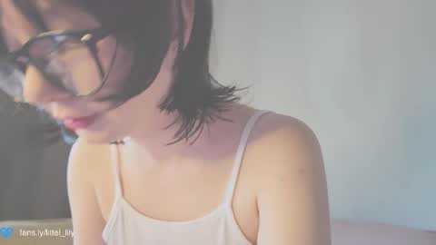  Lily  online show from 09/11/25, 05:40