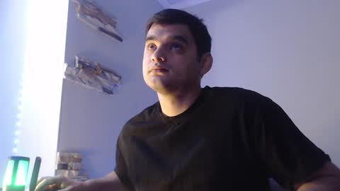 Snapshot of virgil____ chatting on 12/01/24, 10:21 virgil____ online show from 12/01/24, 10:21