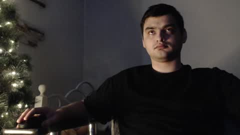 Snapshot of virgil____ chatting on 12/17/24, 12:00 virgil____ online show from 12/17/24, 12:00