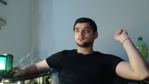 Snapshot of virgil____ chatting on 02/19/25, 05:16 virgil____ online show from 02/19/25, 05:16