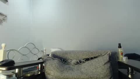 Snapshot of virgil____ chatting on 02/24/25, 12:20 virgil____ online show from 02/24/25, 12:20