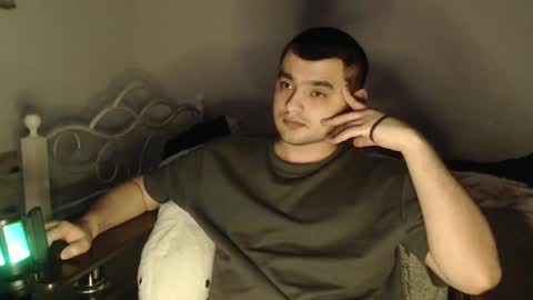 Snapshot of virgil____ chatting on 03/01/25, 04:11 virgil____ online show from 03/01/25, 04:11