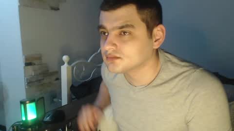 Snapshot of virgil____ chatting on 03/07/25, 07:16 virgil____ online show from 03/07/25, 07:16