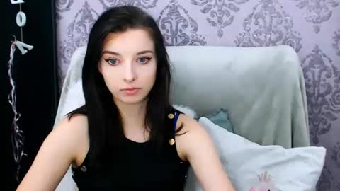 VirginLuna online show from 11/13/25, 08:30