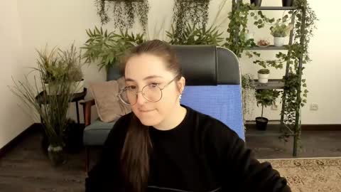 Snapshot of virtualvoyant chatting on 11/28/25, 05:21 your love online show from 11/28/25, 05:21