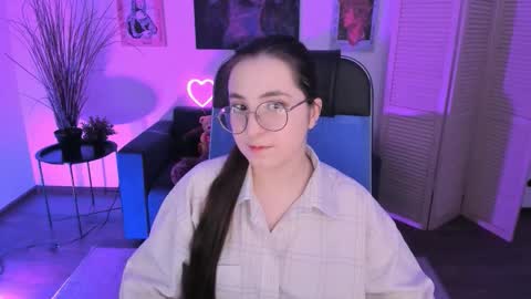 Snapshot of virtualvoyant chatting on 12/05/25, 12:41 your love online show from 12/05/25, 12:41