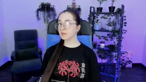 Snapshot of virtualvoyant chatting on 03/25/26, 04:35 your love online show from 03/25/26, 04:35