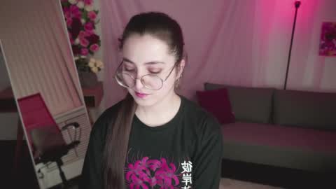 Snapshot of virtualvoyant chatting on 04/07/26, 11:04 your love online show from 04/07/26, 11:04