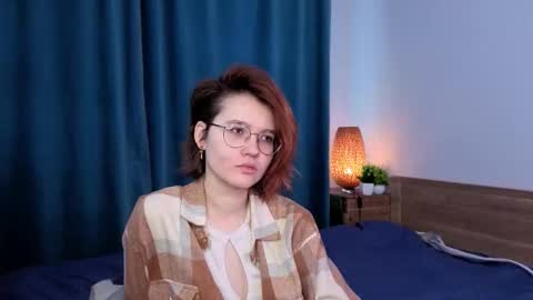 Snapshot of vitacianflone chatting on 03/25/26, 08:31 Lisa online show from 03/25/26, 08:31
