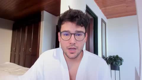 Vito Ferrer online show from 11/16/25, 01:28