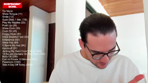 Snapshot of vito_ferrero chatting on 04/22/26, 01:12 Vito Ferrer online show from 04/22/26, 01:12