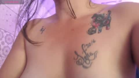 Snapshot of vitoria23_ chatting on 03/11/25, 08:09 victoria 3 online show from 03/11/25, 08:09