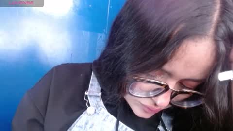 Snapshot of vitoria23_ chatting on 12/03/25, 02:04 victoria 3 online show from 12/03/25, 02:04