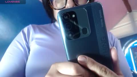 Snapshot of vitoria23_ chatting on 12/19/25, 02:24 victoria 3 online show from 12/19/25, 02:24