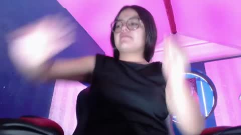 Snapshot of vitoria23_ chatting on 06/15/26, 01:24 victoria 3 online show from 06/15/26, 01:24