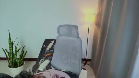 VittaaaPlease help me with your thumbs up its important  online show from 10/30/25, 10:21