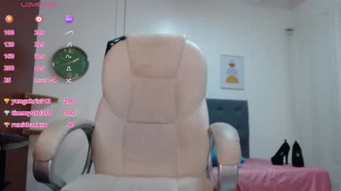 Snapshot of vittoria_lombardi07 chatting on 01/03/25, 07:29 VITTORIA  online show from 01/03/25, 07:29