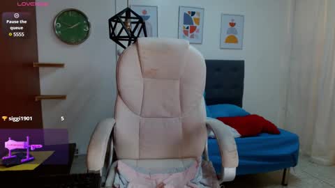 Snapshot of vittoria_lombardi07 chatting on 02/13/25, 01:37 VITTORIA  online show from 02/13/25, 01:37