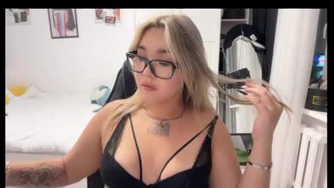 viva_lovee online show from 07/03/26, 08:15