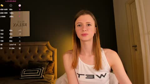 Snapshot of vivalavika chatting on 04/06/26, 11:11 just Vi online show from 04/06/26, 11:11