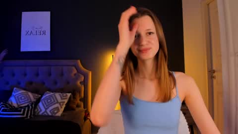 Snapshot of vivalavika chatting on 04/11/26, 07:45 just Vi online show from 04/11/26, 07:45