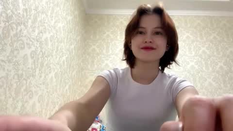 Snapshot of vivatrude chatting on 03/17/26, 02:53 Sonya online show from 03/17/26, 02:53