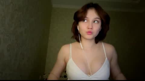 Snapshot of vivatrude chatting on 04/12/26, 03:28 Sonya online show from 04/12/26, 03:28