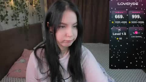 Snapshot of vivi__squirrel chatting on 03/07/25, 02:46 Vivi   online show from 03/07/25, 02:46