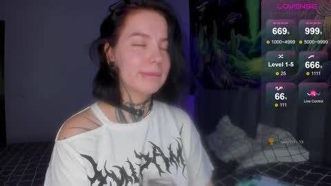 Snapshot of vivi__squirrel chatting on 09/10/25, 01:16 Vivi   online show from 09/10/25, 01:16