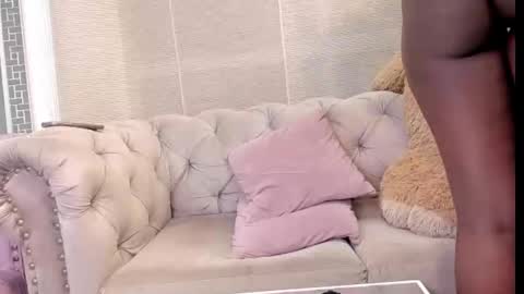 Snapshot of vivi_cooper chatting on 12/02/24, 04:09 vivi cooper online show from 12/02/24, 04:09