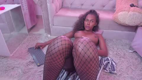 Snapshot of vivi_cooper chatting on 12/03/24, 07:55 vivi cooper online show from 12/03/24, 07:55