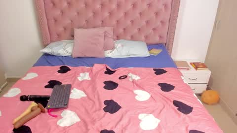 Snapshot of vivi_cooper chatting on 01/29/25, 05:09 vivi cooper online show from 01/29/25, 05:09