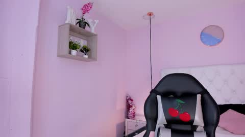 Vivi online show from 11/09/25, 03:27