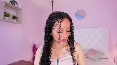 Vivi online show from 12/22/25, 03:47