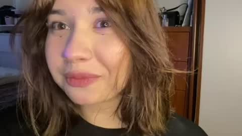 Snapshot of viviaaan_n chatting on 08/01/26, 10:47 Vivian online show from 08/01/26, 10:47
