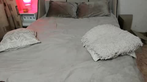 Snapshot of vivian_alison chatting on 01/05/25, 08:42 vivian_alison online show from 01/05/25, 08:42