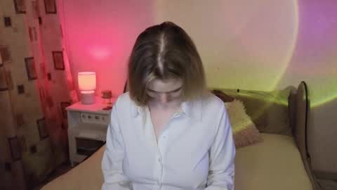 Snapshot of vivian_alison chatting on 12/02/25, 06:25 vivian_alison online show from 12/02/25, 06:25