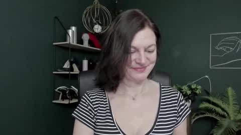 Snapshot of vivian_dream chatting on 03/16/26, 06:50 Vivian online show from 03/16/26, 06:50