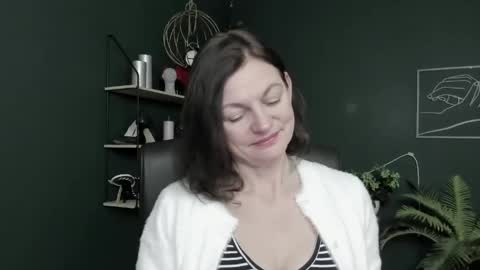 Snapshot of vivian_dream chatting on 03/20/26, 08:08 Vivian online show from 03/20/26, 08:08