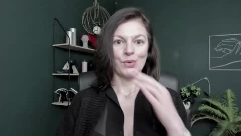 Snapshot of vivian_dream chatting on 03/27/26, 08:26 Vivian online show from 03/27/26, 08:26