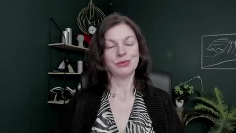 Snapshot of vivian_dream chatting on 03/30/26, 05:52 Vivian online show from 03/30/26, 05:52