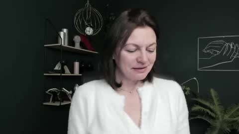 Snapshot of vivian_dream chatting on 04/13/26, 05:46 Vivian online show from 04/13/26, 05:46