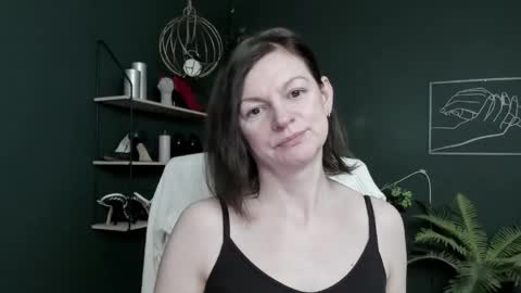 Snapshot of vivian_dream chatting on 04/16/26, 05:52 Vivian online show from 04/16/26, 05:52